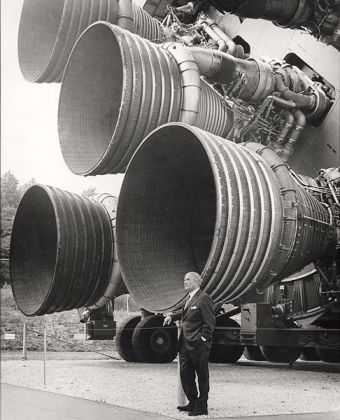 486px-S-IC_engines_and_Von_Braun